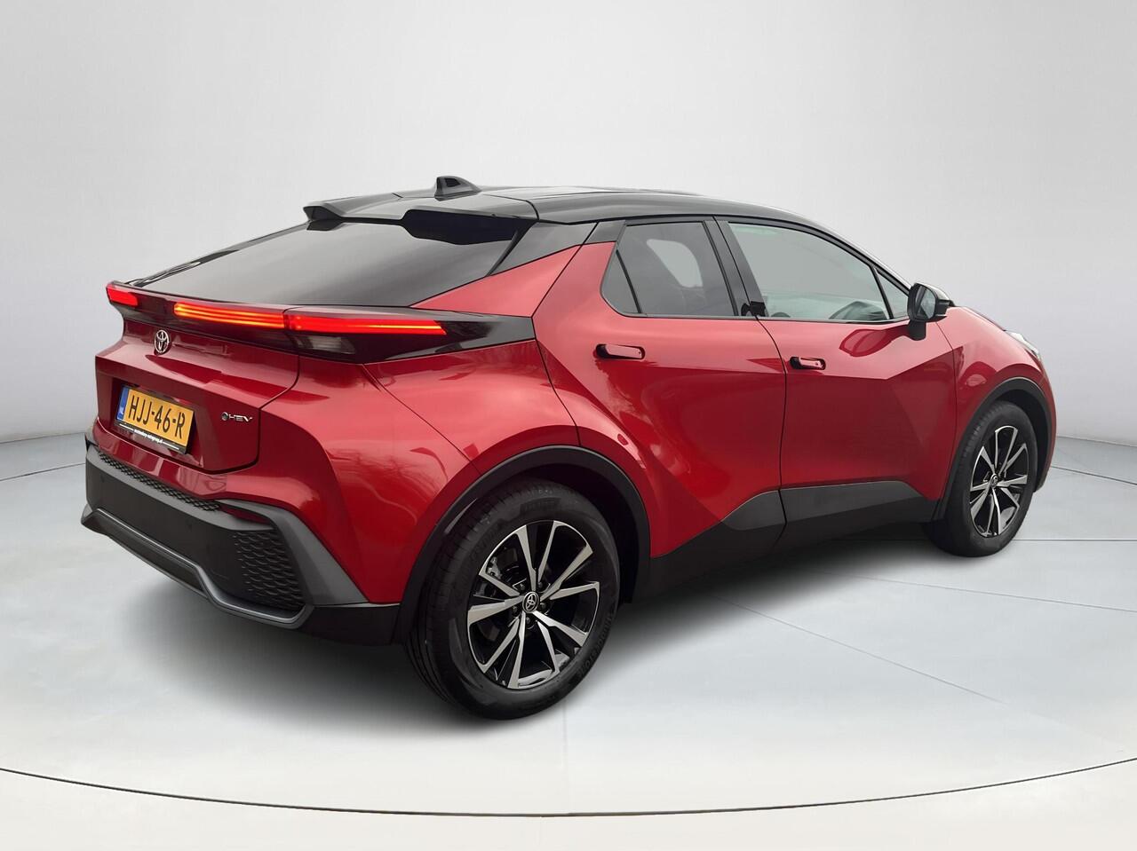 Toyota C-HR 1.8 Hybrid 140 Dynamic | Navigatie | Apple CarPlay/Android auto | Achteruitrijcamera