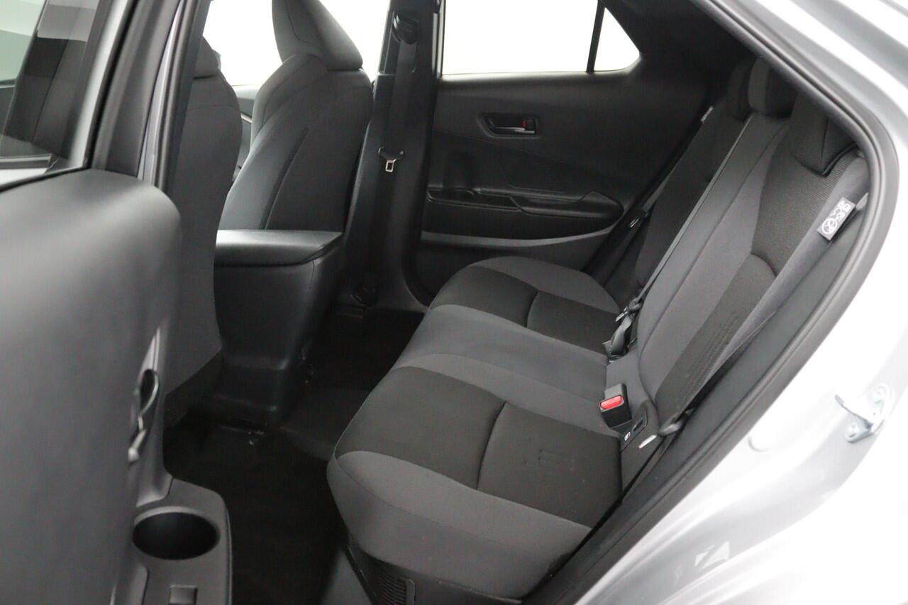 Toyota C-HR 2.0 Plug-in Hybrid 220 Dynamic | 65 KM Elektrische Range | Stoelverwarming | Led Verlichting | Stuurverwarming |