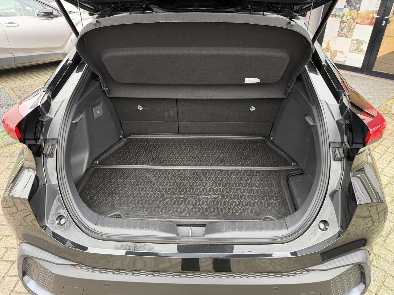 Toyota C-HR 2.0 Plug-in Hybrid 220 Dynamic