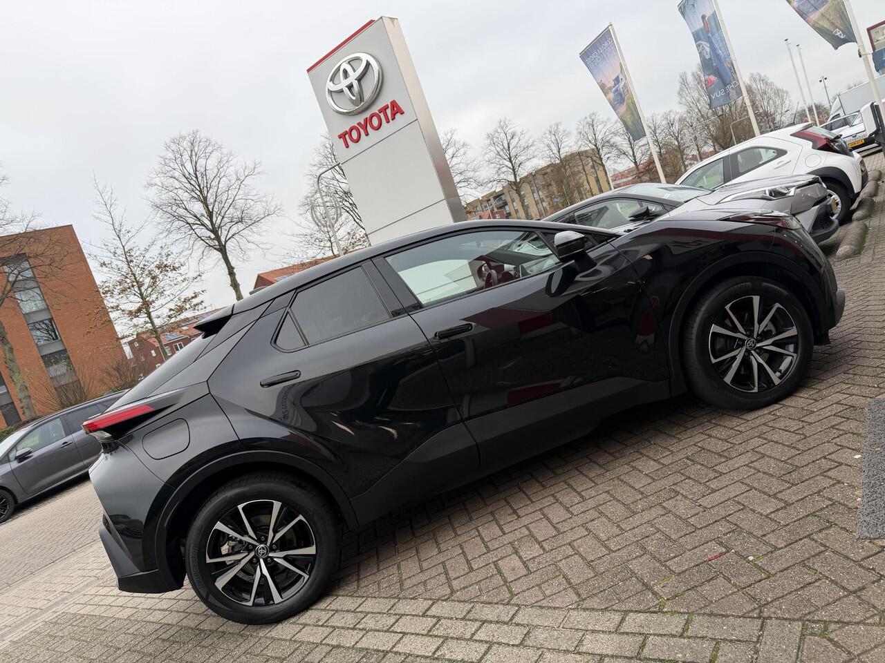 Toyota C-HR 2.0 Plug-in Hybrid 220 Dynamic