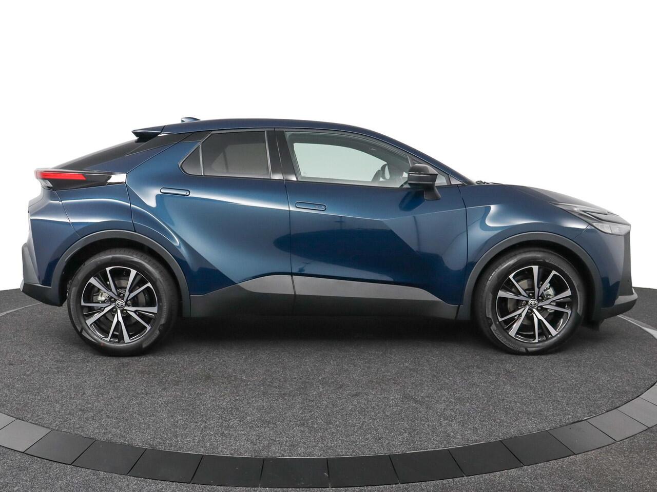 Toyota C-HR 1.8 Hybrid 140 Dynamic | Apple Carplay/Android auto | Parkeersensoren | Navigatie |