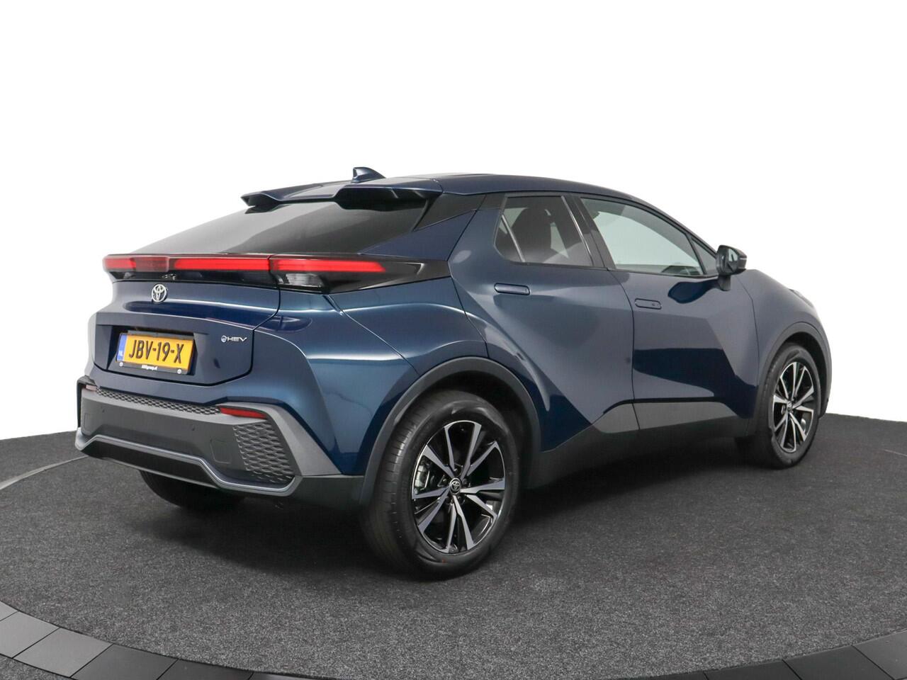 Toyota C-HR 1.8 Hybrid 140 Dynamic | Apple Carplay/Android auto | Parkeersensoren | Navigatie |