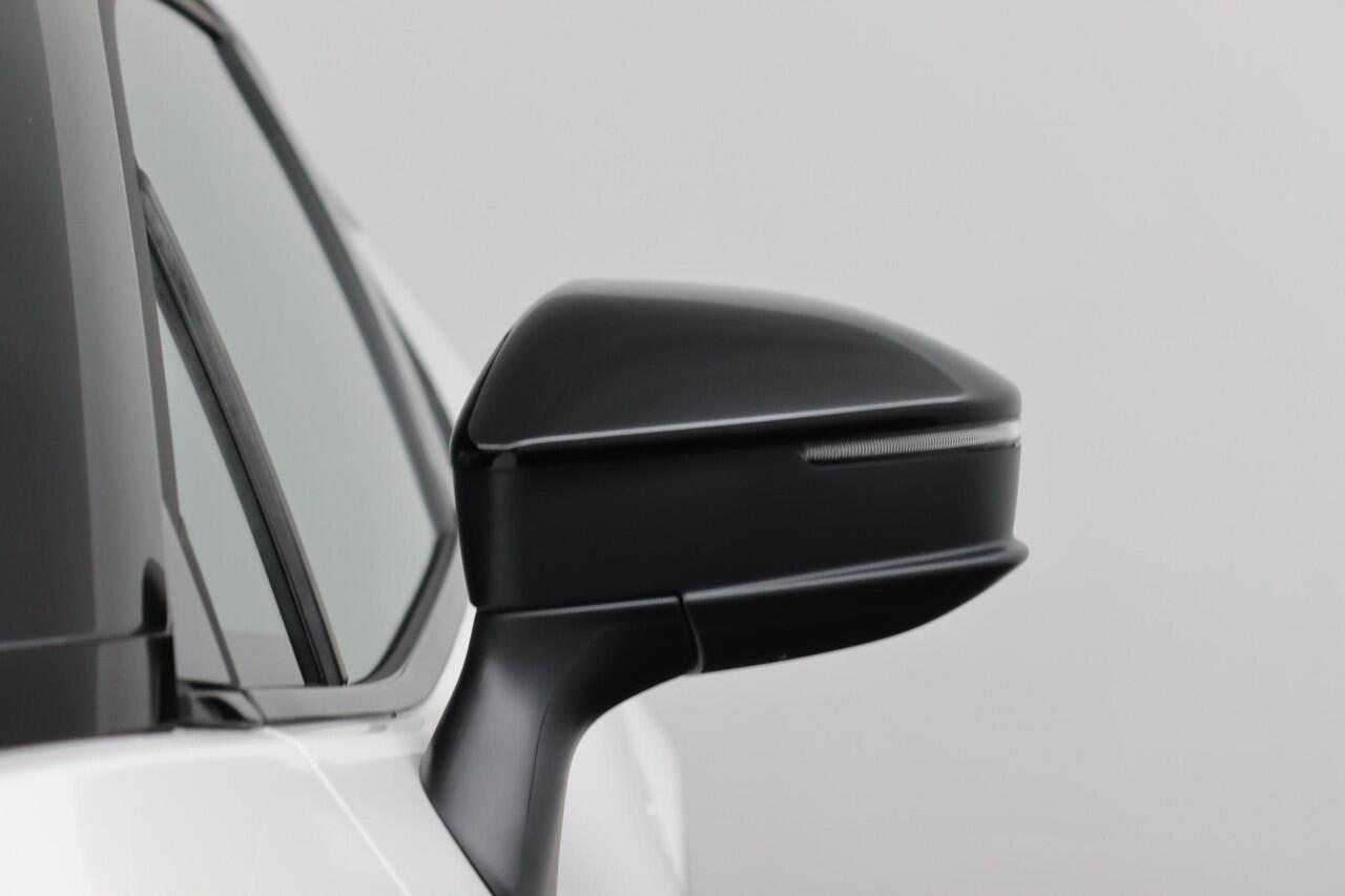 Toyota C-HR 2.0 Plug-in Hybrid 220 Dynamic | Bi-Tone | Stoelverwarming | Stuur Verwarming | Keyless Entry |