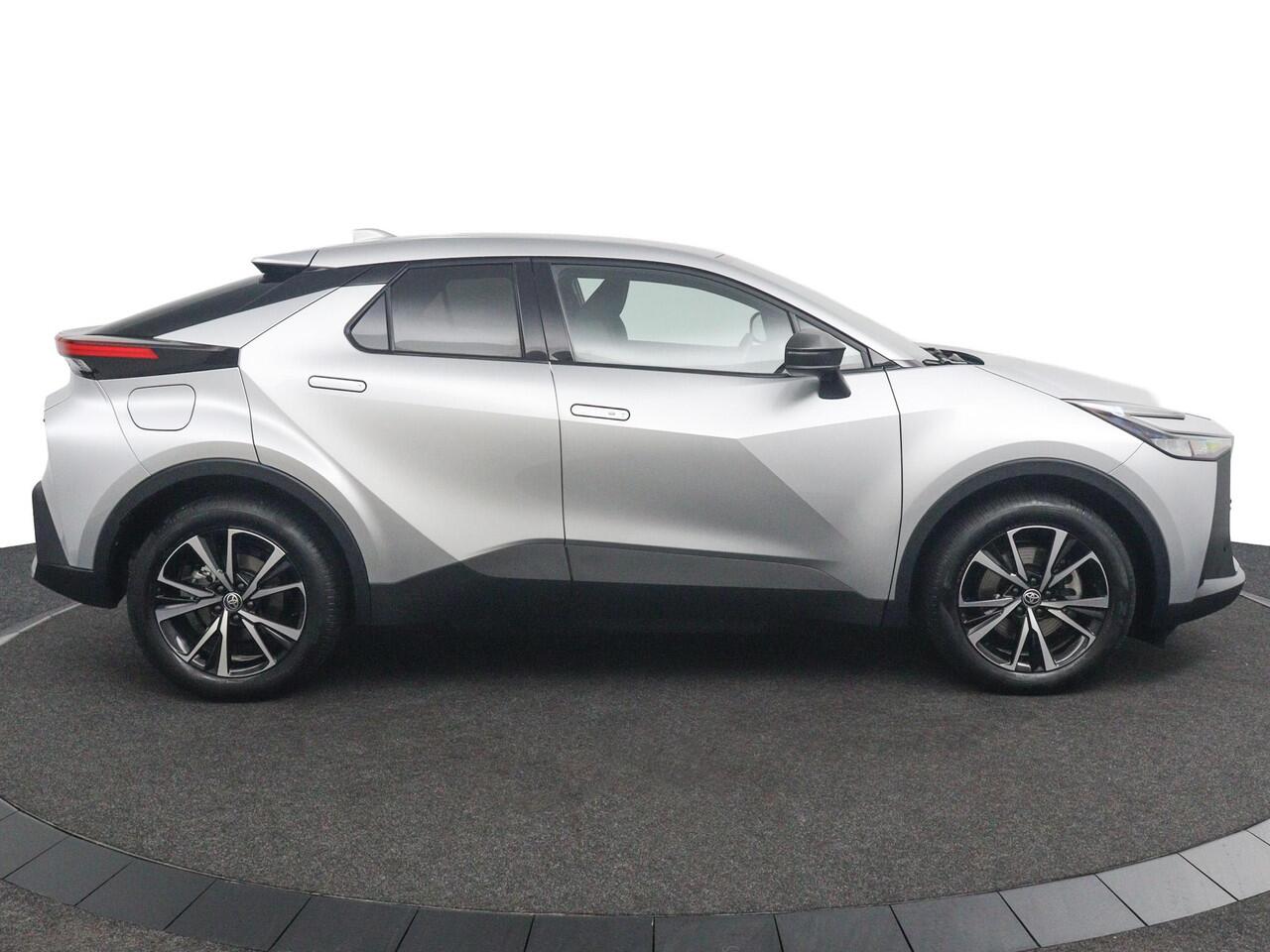 Toyota C-HR 2.0 Plug-in Hybrid 220 Dynamic | Stoelverwarming | Led Verlichting | Plug- in Hybride |