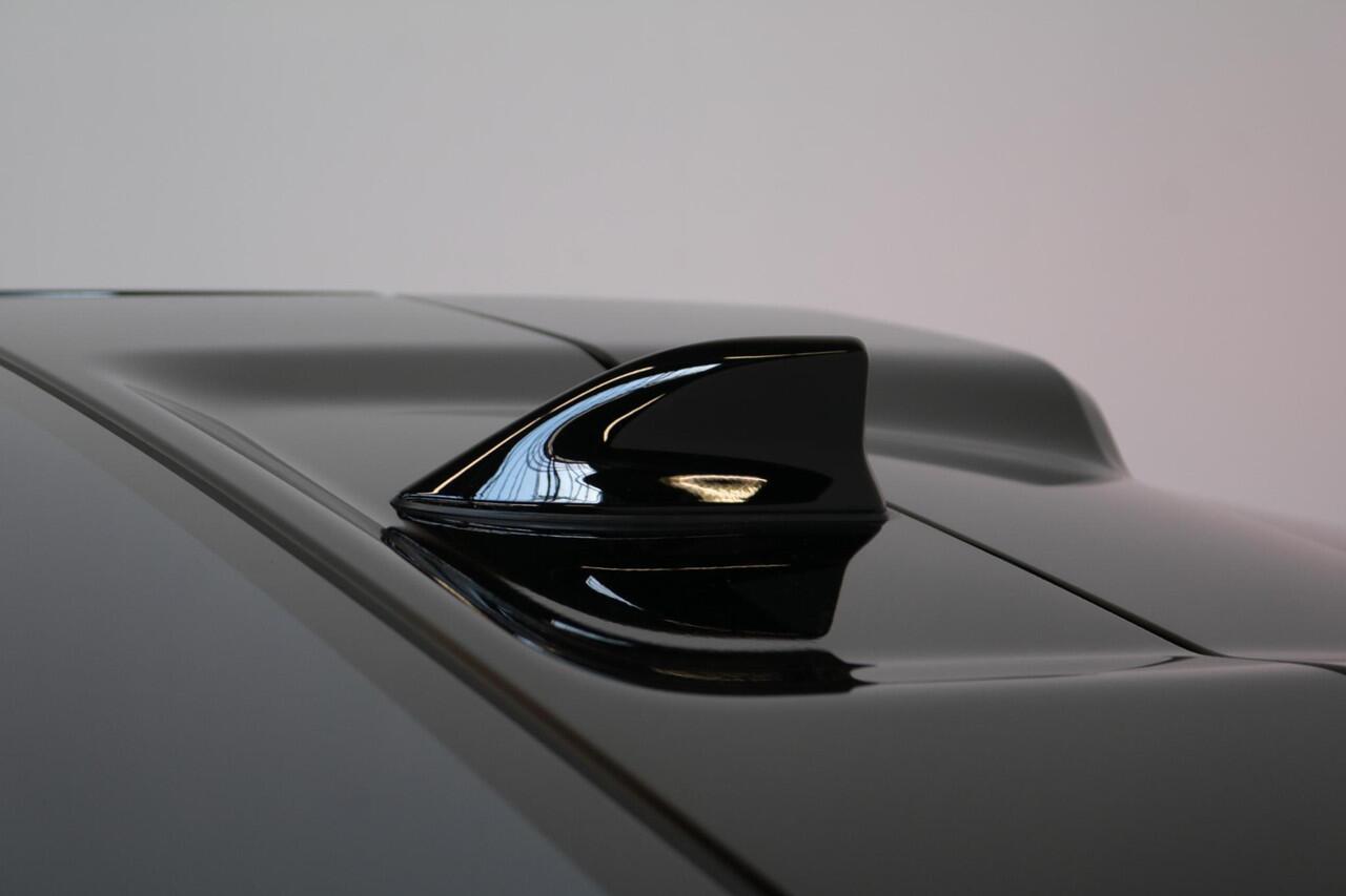 Toyota C-HR 2.0 Plug-in Hybrid 220 Executive, Premium Pack, Pano, BSM, JBL, Sensoren, Apple Carplay/Android Auto Draadloos!