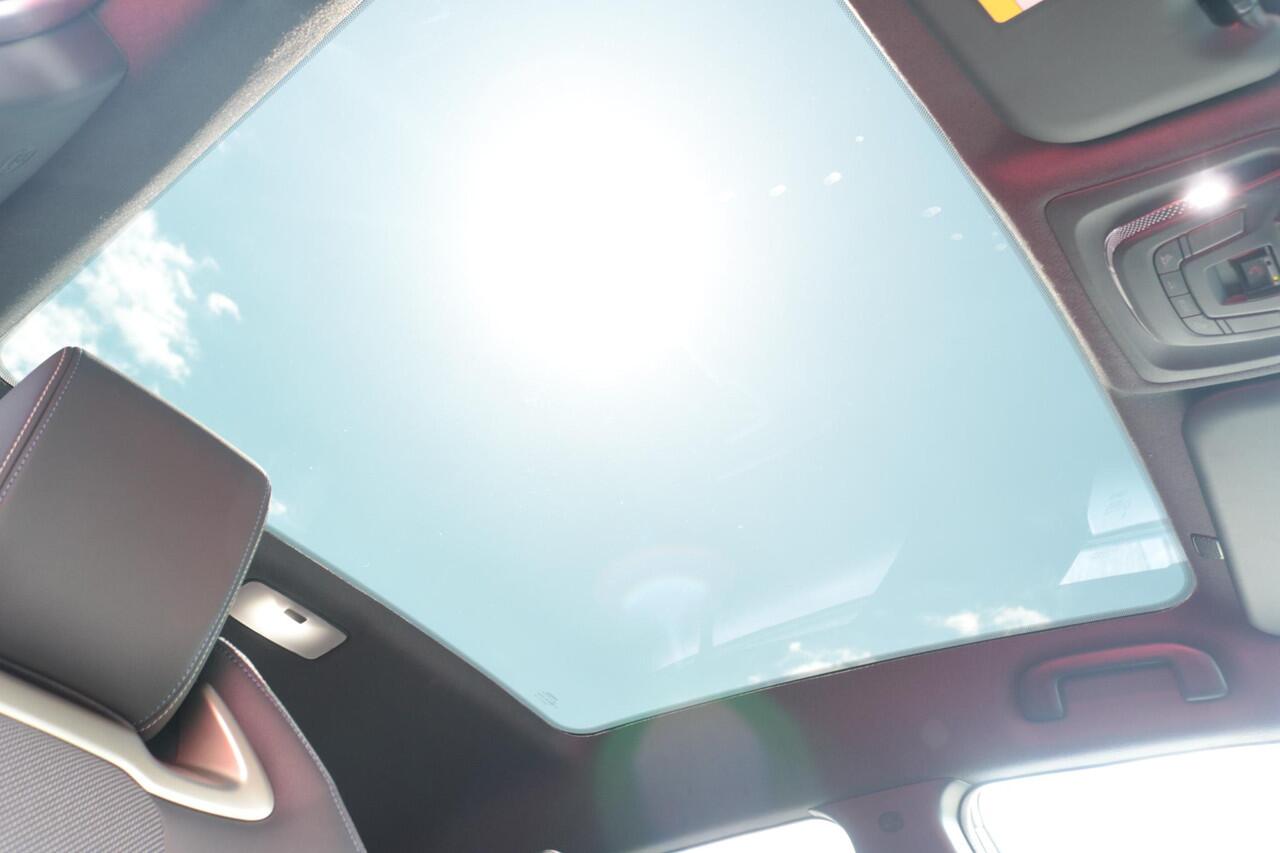 Toyota C-HR 2.0 Plug-in Hybrid 220 Executive, Premium Pack, Pano, BSM, JBL, Sensoren, Apple Carplay/Android Auto Draadloos!