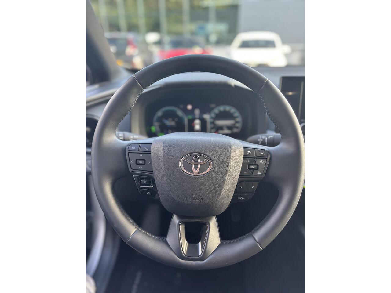 Toyota C-HR 2.0 Plug-in Hybrid 220 Dynamic | LM Velgen | Navigatie | Virtual Cockpit