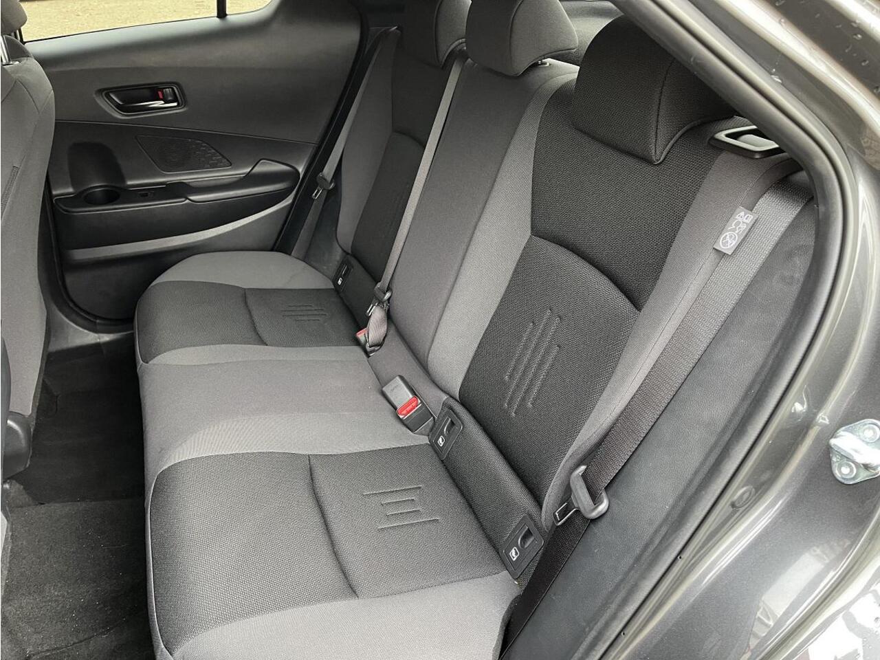 Toyota C-HR 1.8 Hybrid 140 First Edition | Rijklaar | NL-auto