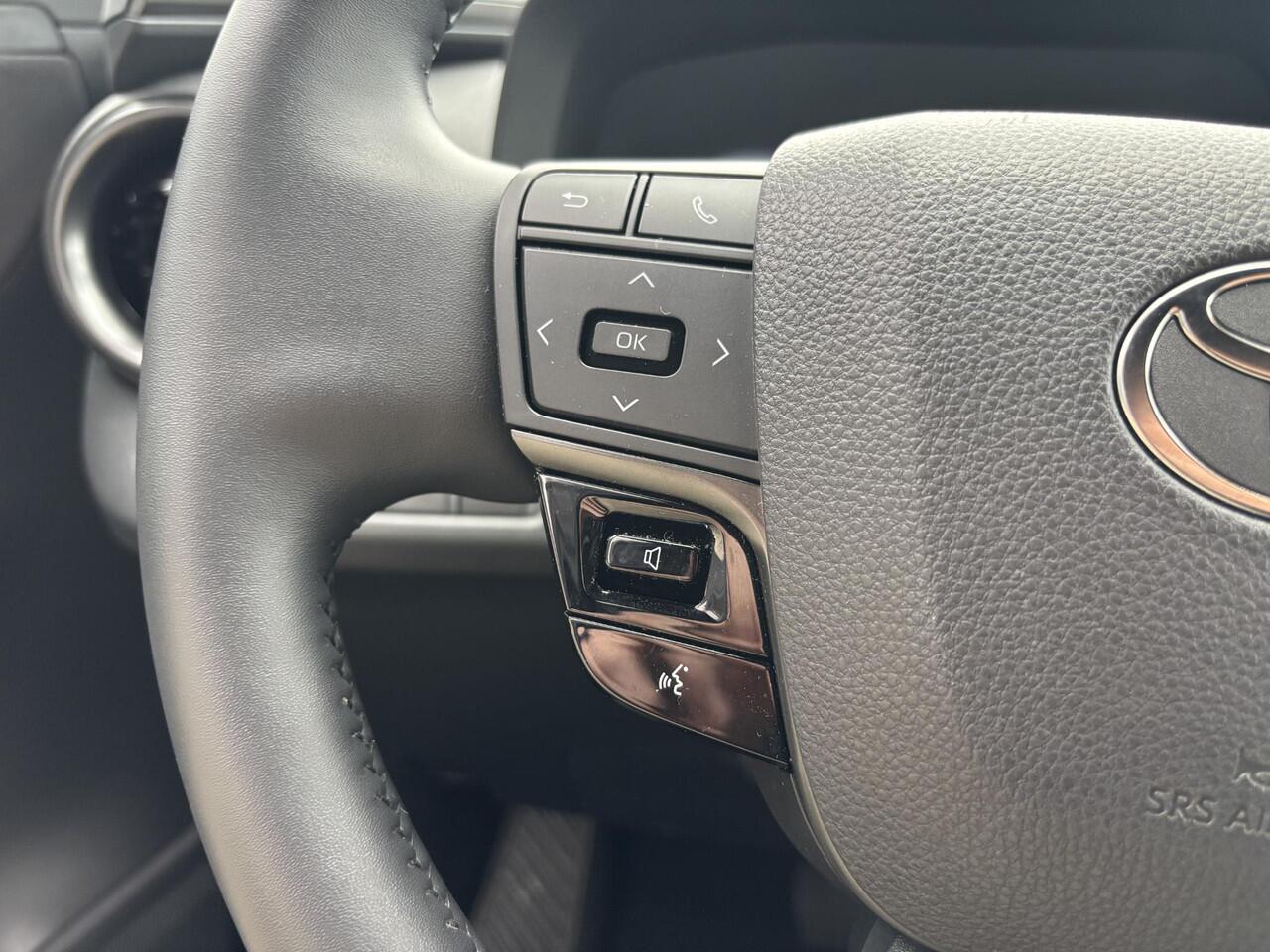 Toyota C-HR 2.0 Plug-in Hybrid 220 Dynamic | LM Velgen | Achteruitrijcamera | Lane Assist