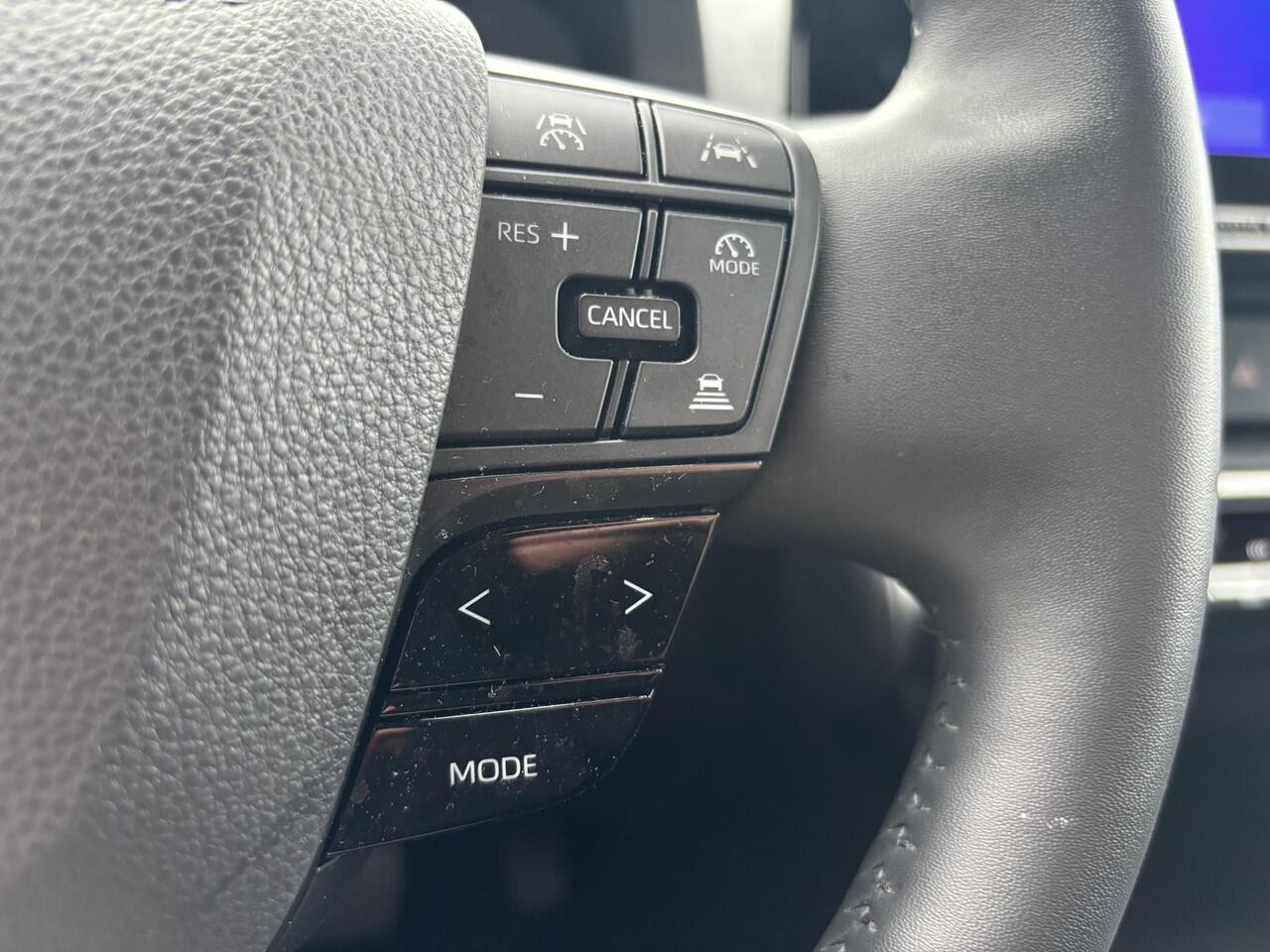 Toyota C-HR 2.0 Plug-in Hybrid 220 Dynamic | LM Velgen | Achteruitrijcamera | Lane Assist