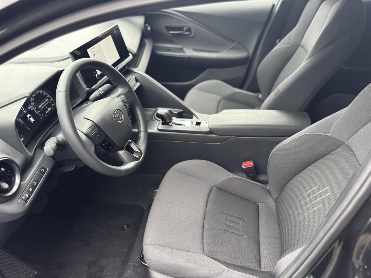 Toyota C-HR 2.0 Plug-in Hybrid 220 Dynamic | LM Velgen | Achteruitrijcamera | Lane Assist