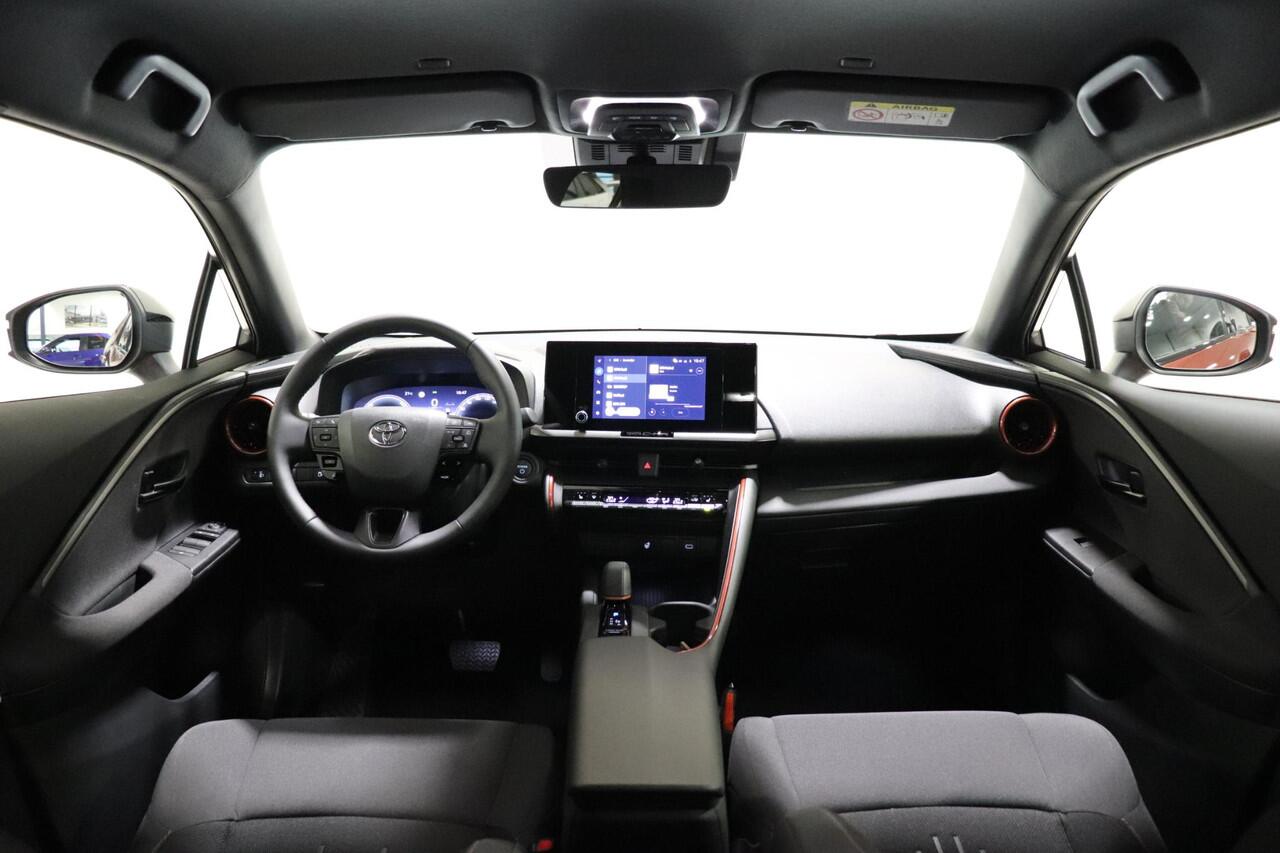 Toyota C-HR 2.0 Plug-in Hybrid 220 Dynamic, Zwarte 18" inch velgen & Logo's, Oranje Accenten en Remklauwen, Stuur & Stoelverwarming!