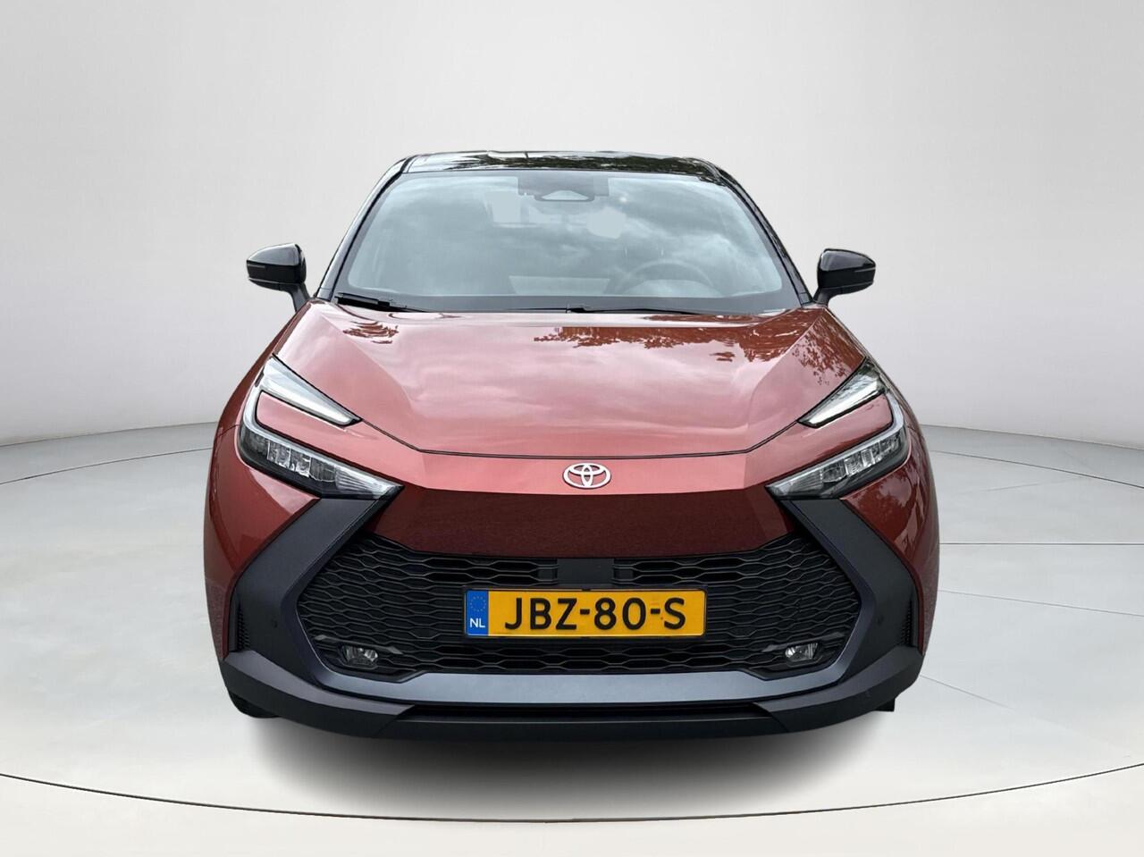 Toyota C-HR 2.0 Plug-in Hybrid 220 Dynamic **STOEL EN STUURWIELVERWARMING/ DODEHOEK DETECTIE/ PARKEERSENSOREN/ KEYLESS**