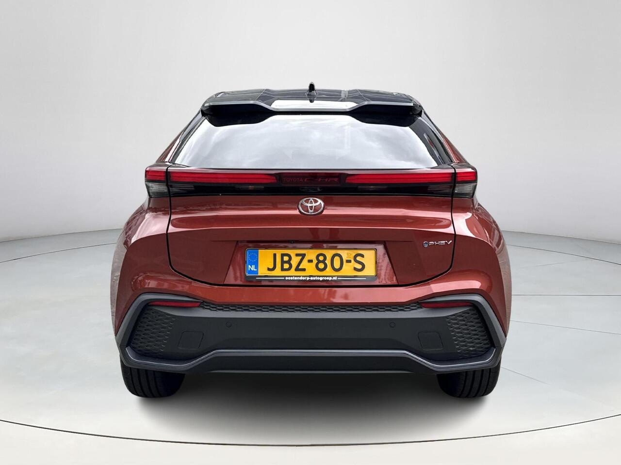 Toyota C-HR 2.0 Plug-in Hybrid 220 Dynamic **STOEL EN STUURWIELVERWARMING/ DODEHOEK DETECTIE/ PARKEERSENSOREN/ KEYLESS**