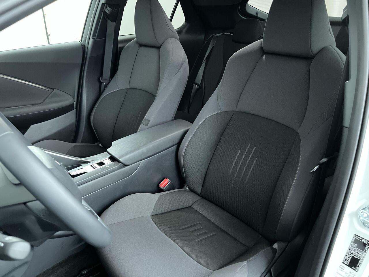 Toyota C-HR 1.8 Hybrid 140 First Edition | Elektrische Achterklep | Rondom Camera | Navi