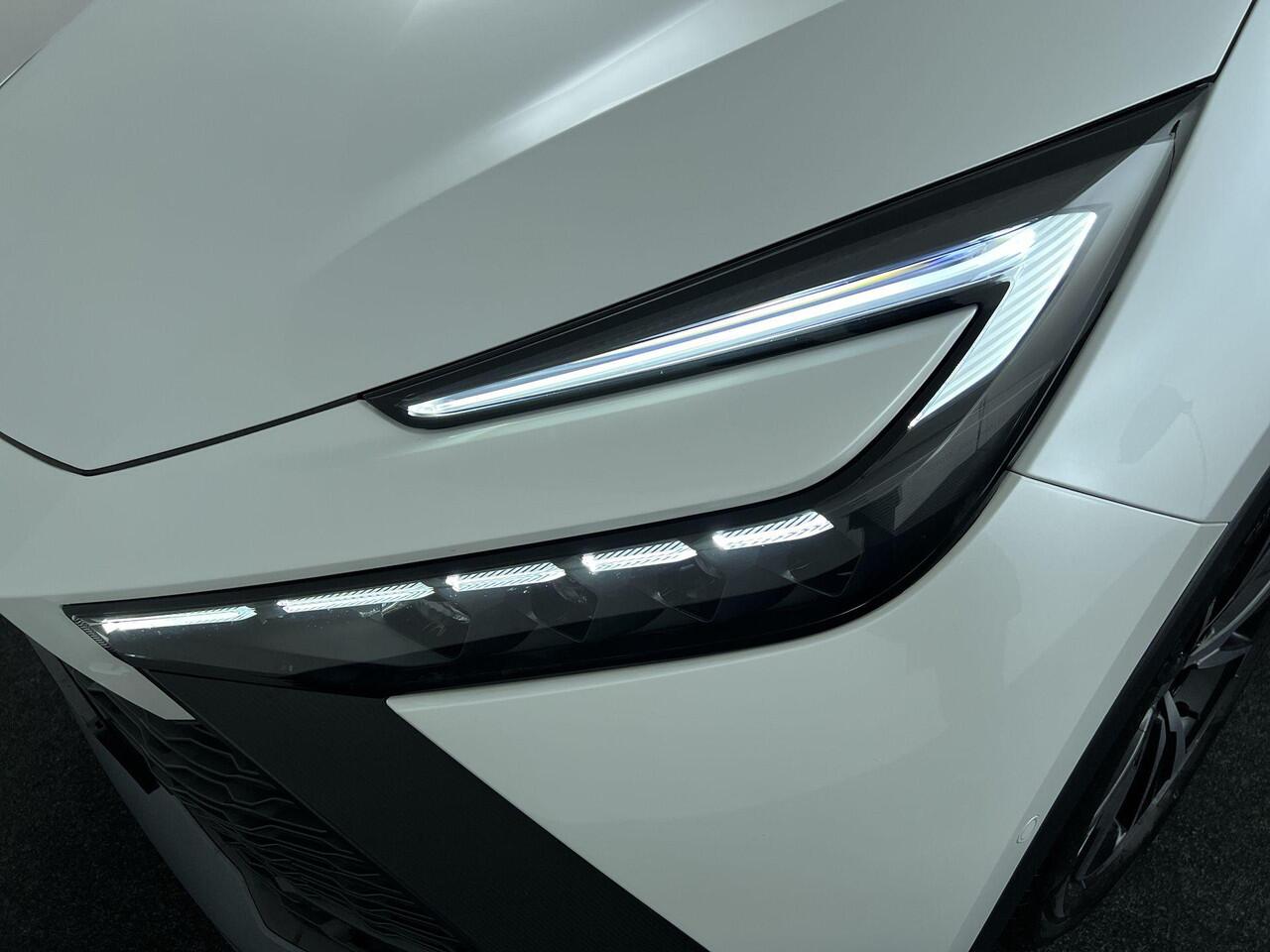 Toyota C-HR 1.8 Hybrid 140 First Edition | Elektrische Achterklep | Rondom Camera | Navi