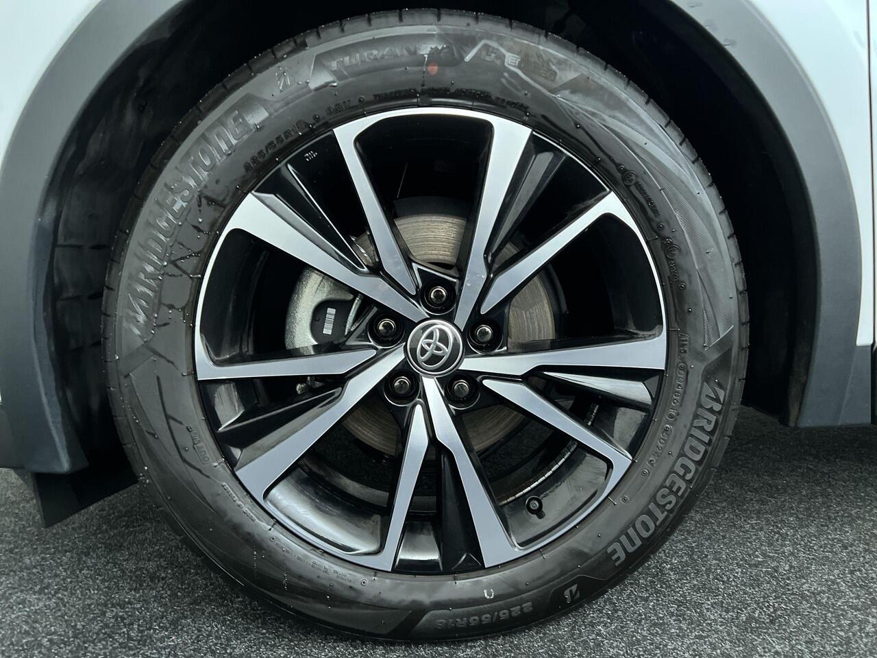 Toyota C-HR 1.8 Hybrid 140 First Edition | Elektrische Achterklep | Rondom Camera | Navi