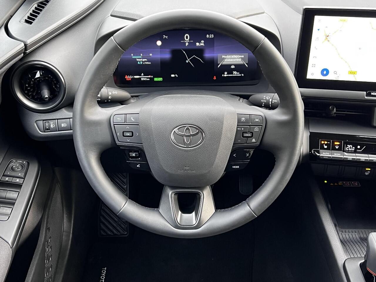 Toyota C-HR 1.8 Hybrid 140 First Edition / Fabrieksgarantie tot 10 jaar mogelijk / Stuur-, stoel- en voorruitverwarming / Navigatie / Camera / Climate Control / Apple Carplay/Android auto / 18" LM wielen /
