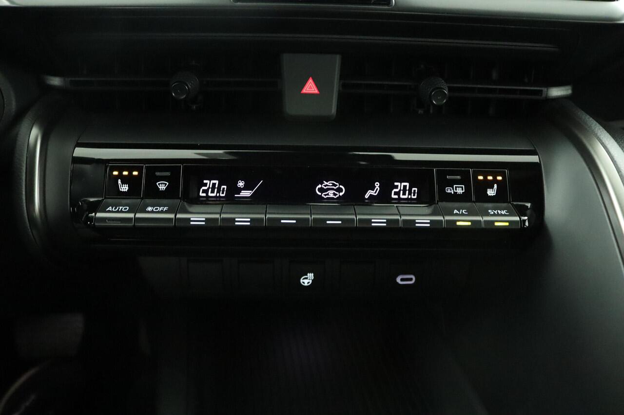 Toyota C-HR 2.0 Plug-in Hybrid 220 ADG Limited Edition DEMOVOORDEEL! | Copper Pack | 19" Lichtmetalen Velgen | Bi-Tone Kleurstelling | Stoel- & Stuurwielverwarming | Adaptieve Cruise Control |