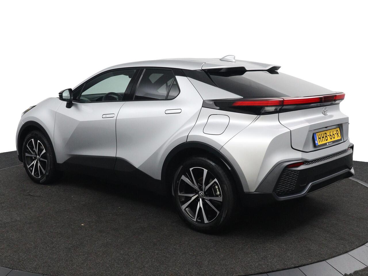 Toyota C-HR 2.0 Plug-in Hybrid 220 Dynamic | 65 KM Elektrische Range | Stoelverwarming | Led Verlichting | Stuurverwarming |