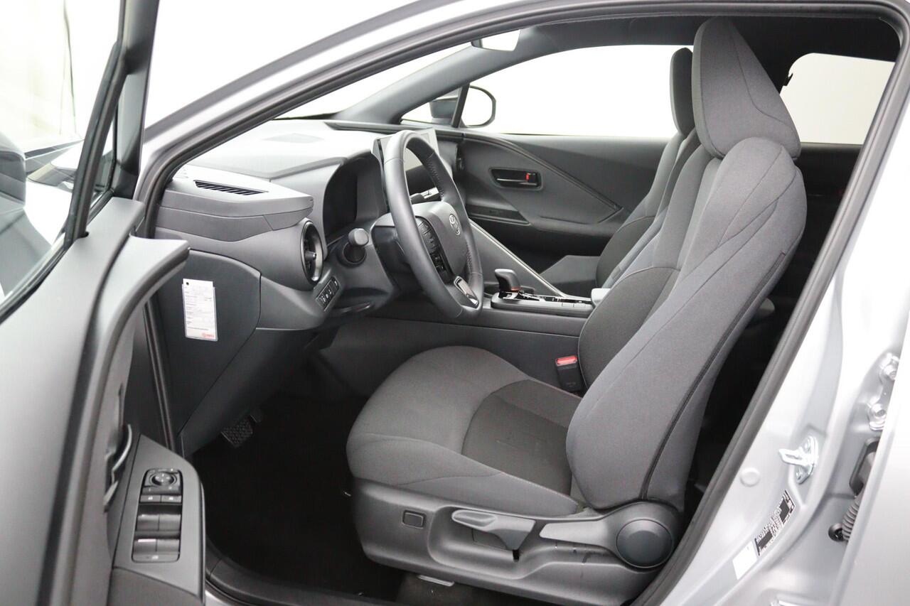 Toyota C-HR 2.0 Plug-in Hybrid 220 Dynamic | 65 KM Elektrische Range | Stoelverwarming | Led Verlichting | Stuurverwarming |