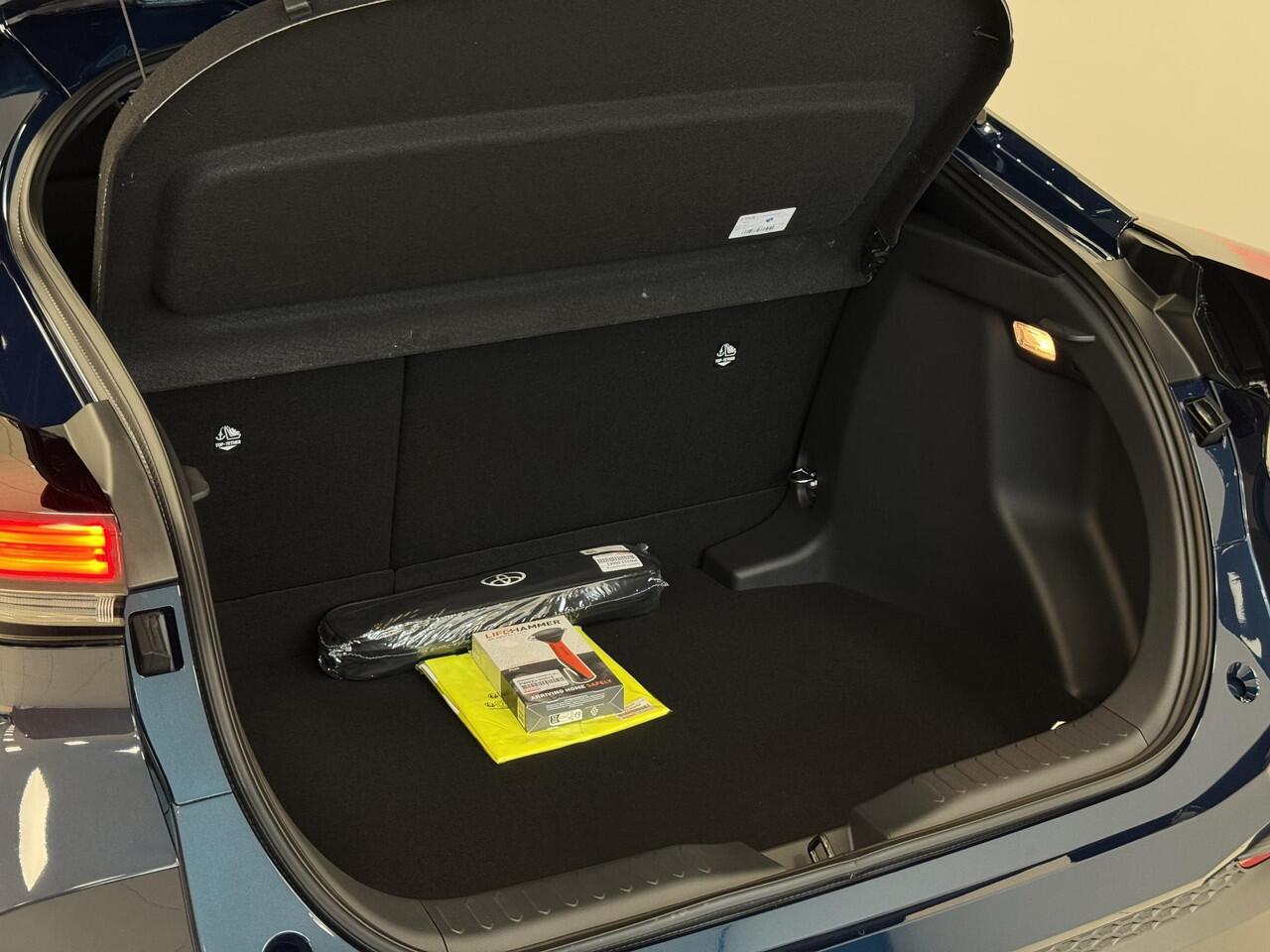 Toyota C-HR 1.8 Hybrid 140 Dynamic | Nieuw op voorraad |