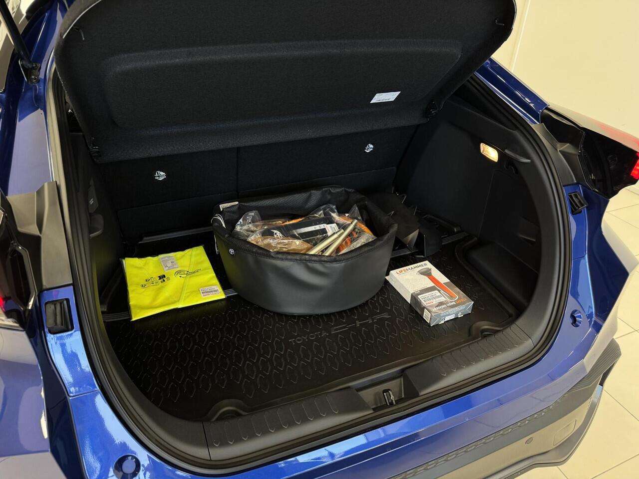 Toyota C-HR 2.0 Plug-in Hybrid 220 Dynamic | Nieuw op voorraad |