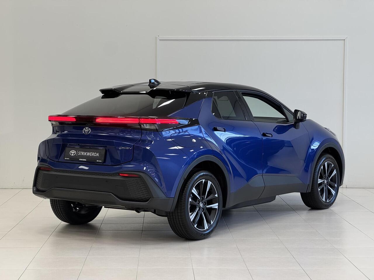 Toyota C-HR 2.0 Plug-in Hybrid 220 Dynamic | Nieuw op voorraad |