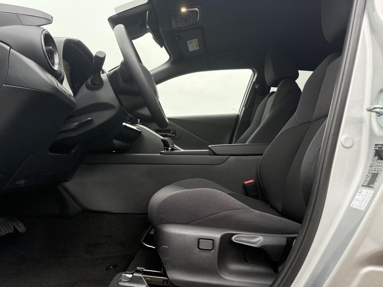 Toyota C-HR 2.0 Plug-in Hybrid 220 Dynamic plus | Stoel-stuurverwarming | Camera | Keyless |