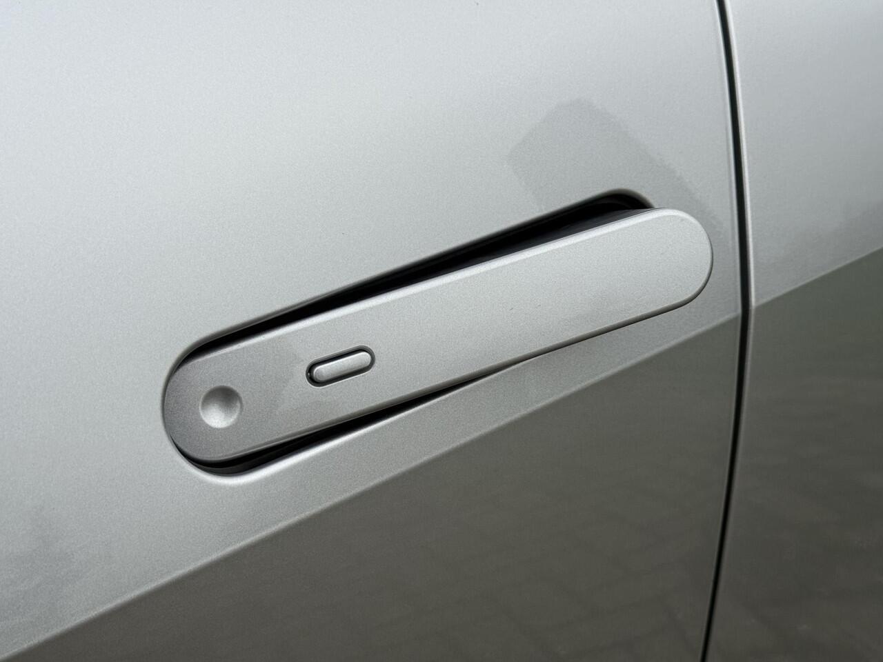 Toyota C-HR 2.0 Plug-in Hybrid 220 Dynamic plus | Stoel-stuurverwarming | Camera | Keyless |