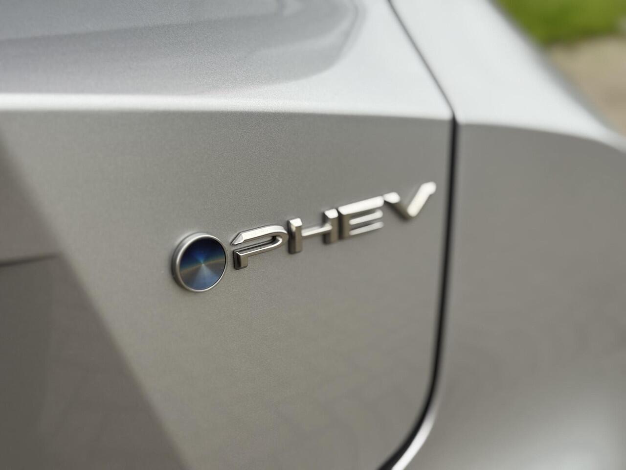 Toyota C-HR 2.0 Plug-in Hybrid 220 Dynamic plus | Stoel-stuurverwarming | Camera | Keyless |