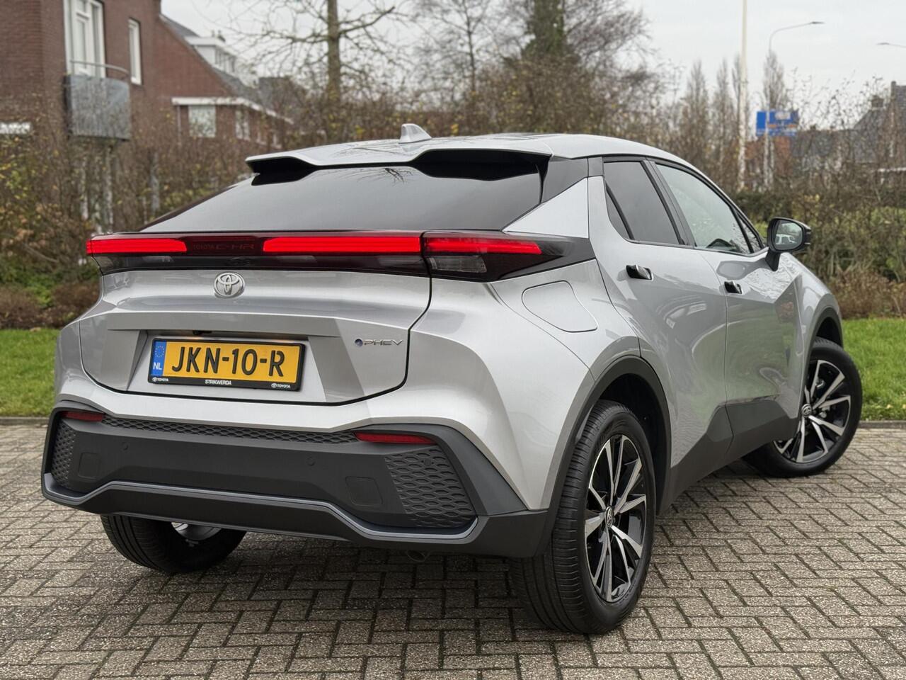 Toyota C-HR 2.0 Plug-in Hybrid 220 Dynamic plus | Stoel-stuurverwarming | Camera | Keyless |