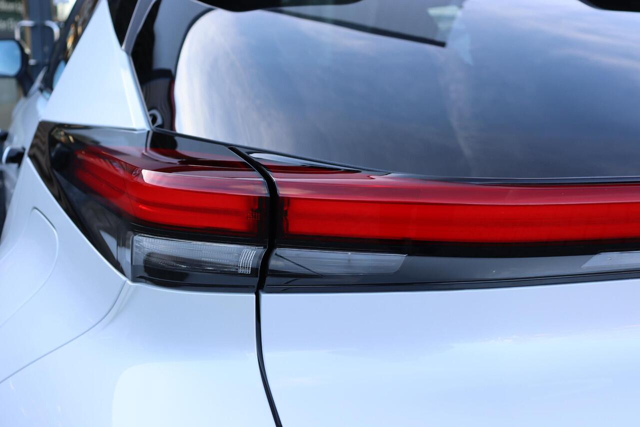 Toyota C-HR 1.8 Hybrid 140 First Edition Limited , Stoel-, Voorruit- & Stuurverwarming