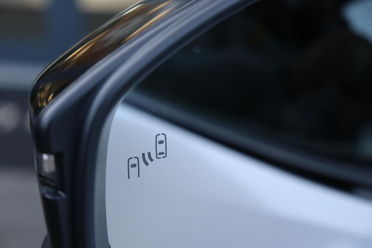 Toyota C-HR 1.8 Hybrid 140 First Edition Limited , Stoel-, Voorruit- & Stuurverwarming