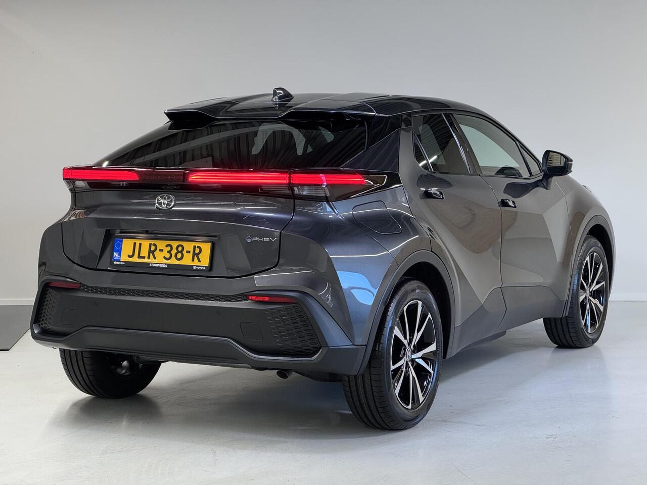 Toyota C-HR 2.0 Plug-in Hybrid 220 Dynamic | BSM | PDC V+A | Stoel/stuur verwarming |