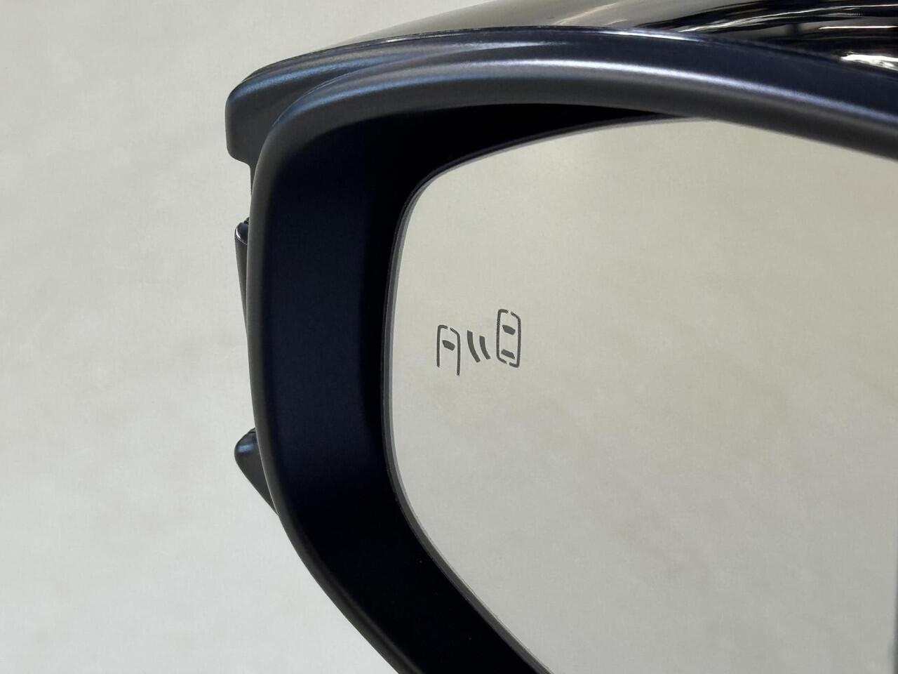 Toyota C-HR 2.0 Plug-in Hybrid 220 Dynamic | BSM | PDC V+A | Stoel/stuur verwarming |