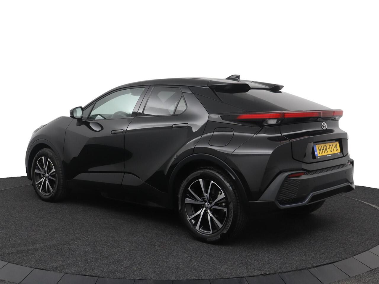 Toyota C-HR 2.0 Plug-in Hybrid 220 Dynamic | Stuur en stoelverwarming | Navigatie | Parkeersensoren |