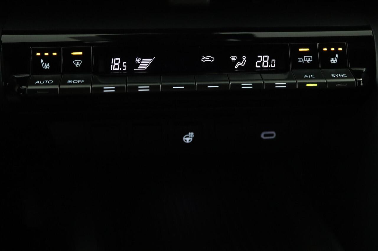 Toyota C-HR 2.0 Plug-in Hybrid 220 Dynamic | Stoel en Stuurverwarming | 65Km elektrisch bereik | Navigatie |