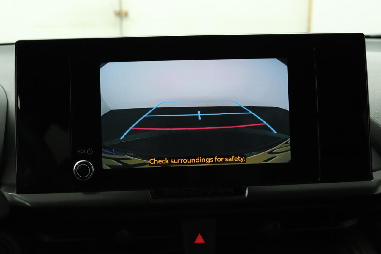 Toyota C-HR 2.0 Plug-in Hybrid 220 Dynamic | Stoel en Stuurverwarming | 65Km elektrisch bereik | Navigatie |