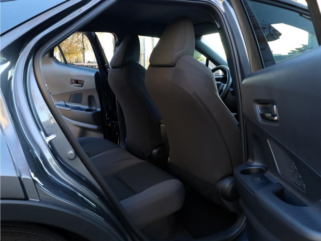 Toyota C-HR 2.0 PHEV 220 Dynamic | Nieuw! | Bi-Tone | Premium Navi | Keyless