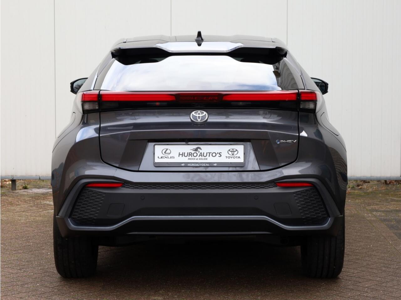 Toyota C-HR 2.0 PHEV 220 Dynamic | Nieuw! | Bi-Tone | Premium Navi | Keyless