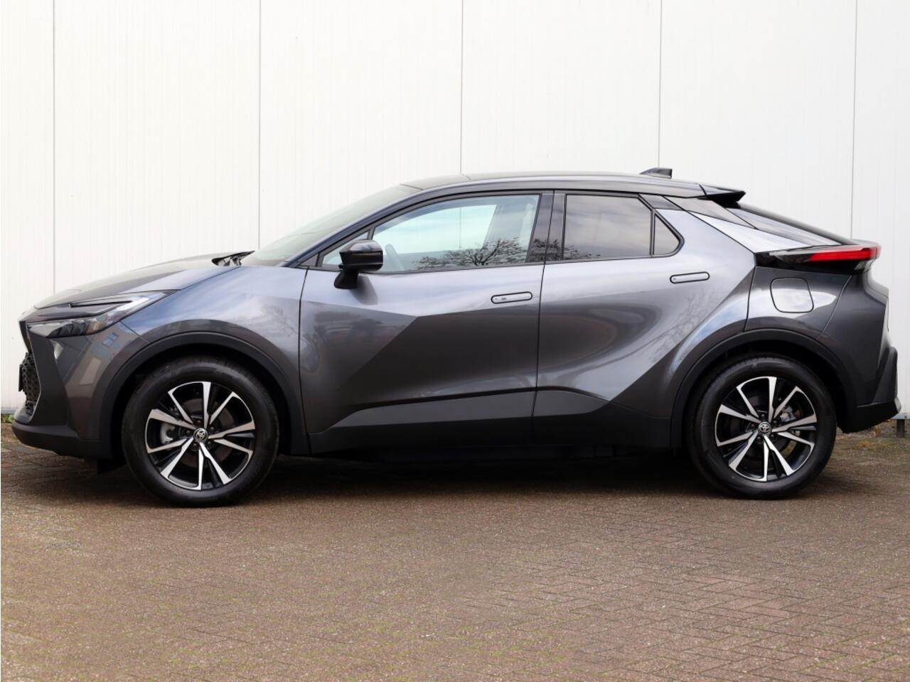 Toyota C-HR 2.0 PHEV 220 Dynamic | Nieuw! | Bi-Tone | Premium Navi | Keyless