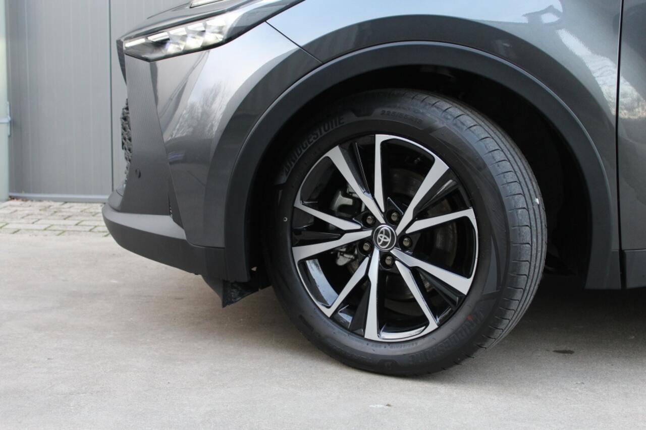 Toyota C-HR 2.0 220 Hybrid Plug-In First Edition / BSM / PDC / Stoelverwarm