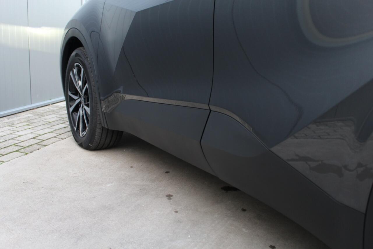 Toyota C-HR 2.0 220 Hybrid Plug-In First Edition / BSM / PDC / Stoelverwarm