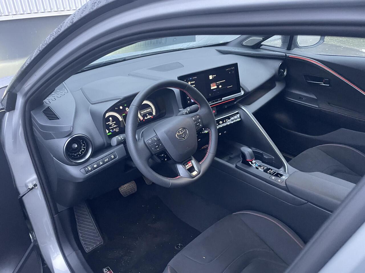 Toyota C-HR 2.0 Plug-in Hybrid 220 GR SPORT nieuwe geregistreerde Gr Sport | Direct Rijden |