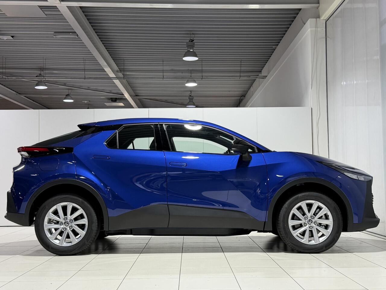 Toyota C-HR 2.0 Plug-in Hybrid 220 Active