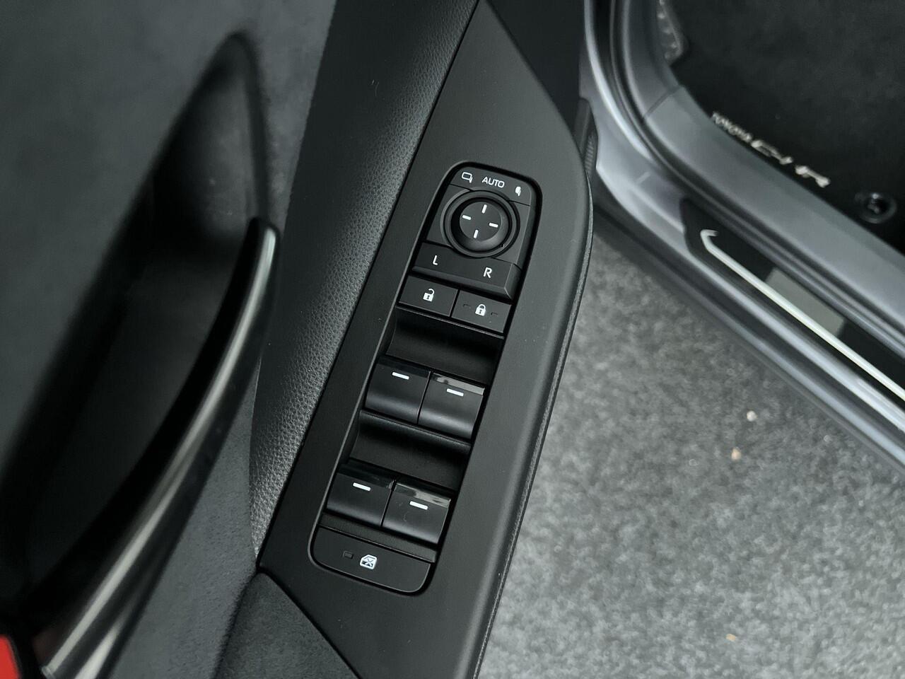 Toyota C-HR 2.0 Plug-in Hybrid 220 Executive | JBL | Memory | Elektrische achterklep