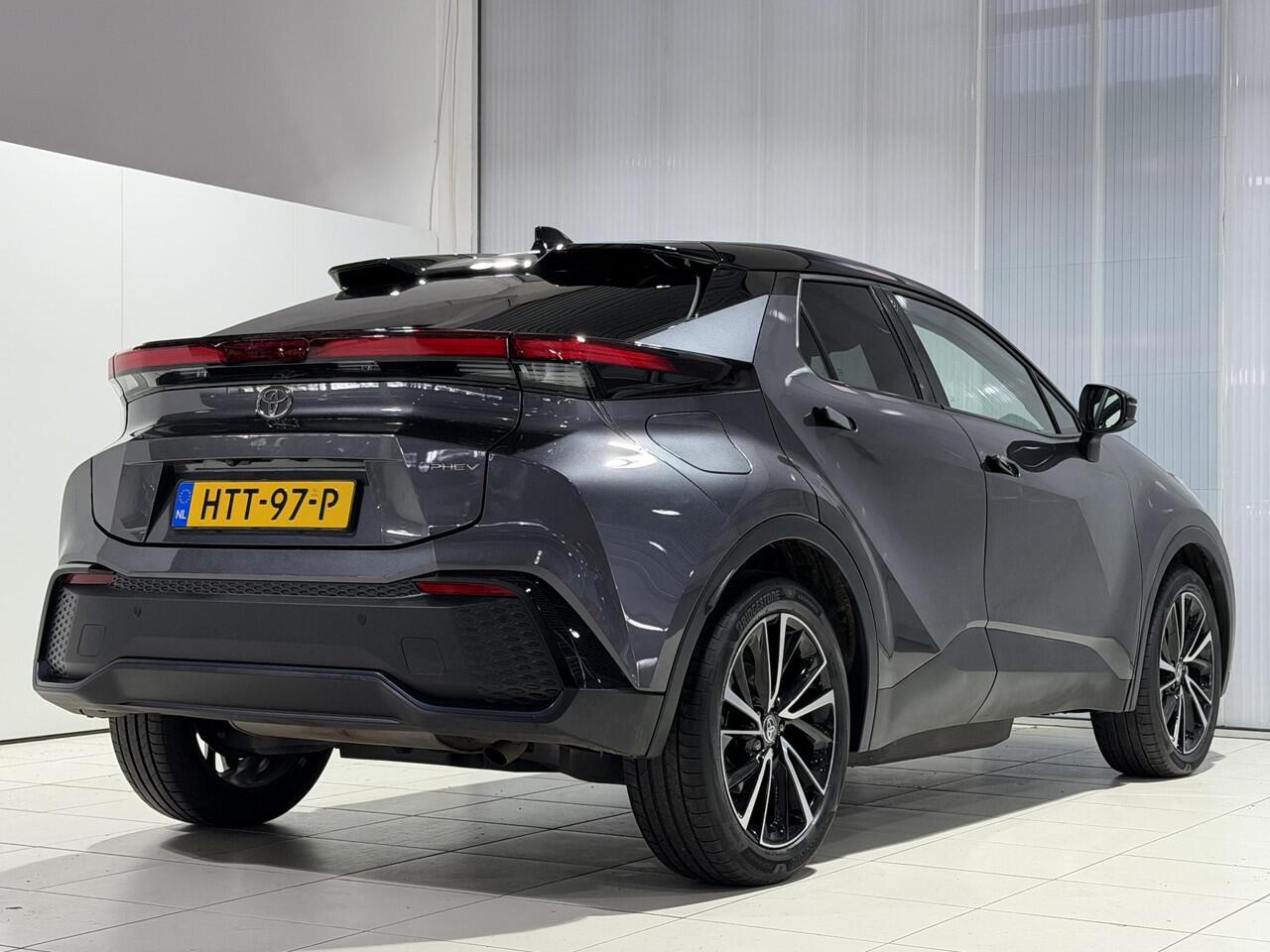 Toyota C-HR 2.0 Plug-in Hybrid 220 Executive