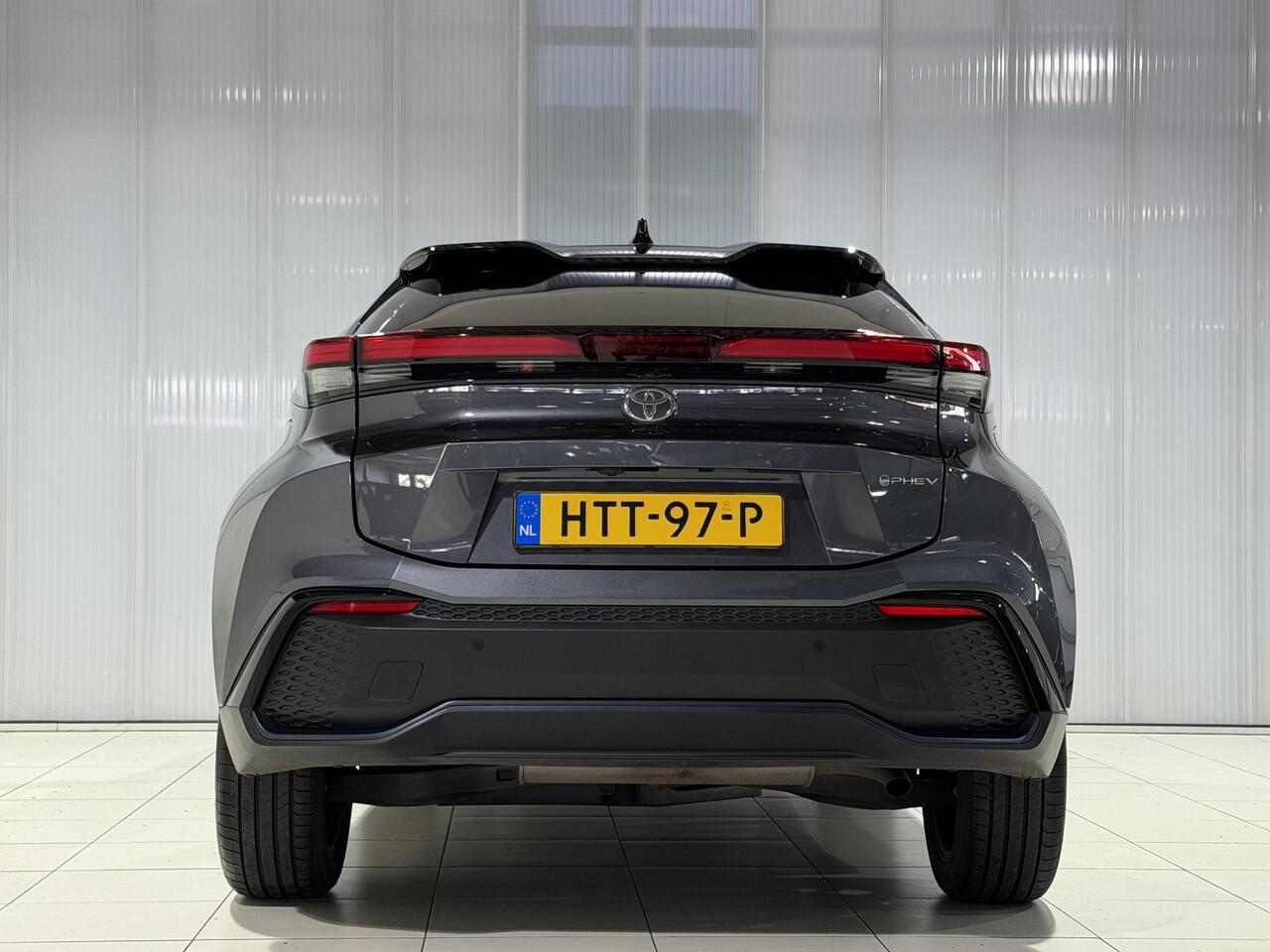 Toyota C-HR 2.0 Plug-in Hybrid 220 Executive