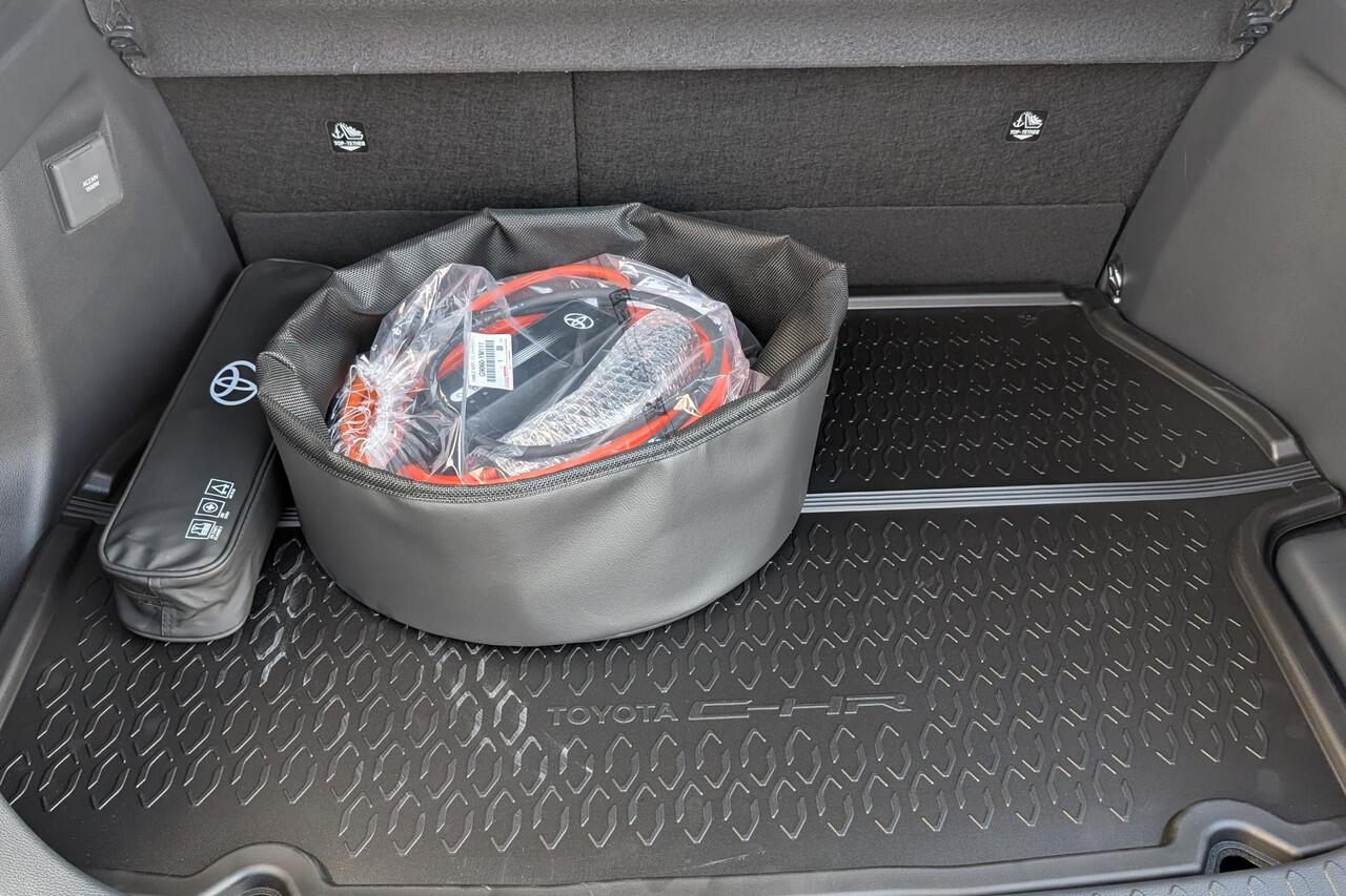 Toyota C-HR 2.0 Plug-in Hybrid 220 Active